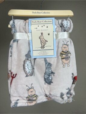 NEW Pooh Bear Collection Winnie the Pooh in Costume Trick or Treat Baby Blanket